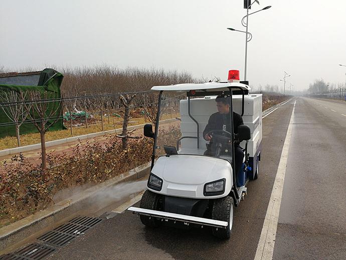 電動高壓沖洗車沖洗路牙石.jpg