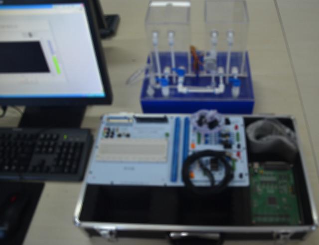 基于Labview软件编程的双容水箱液位控制系统