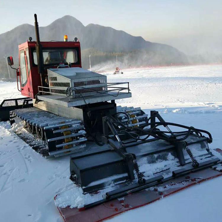 济宁程煤压雪机轮式压雪推雪车滑雪场专用压雪设备