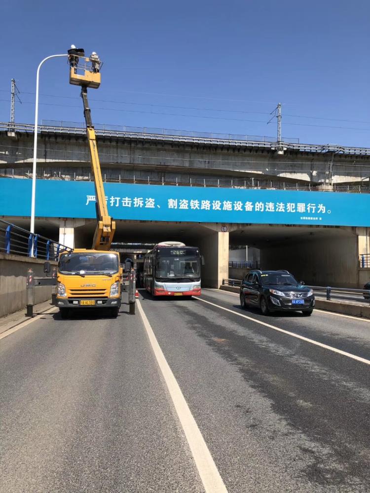 四川高空作业车租赁出租海伦哲高空作业车